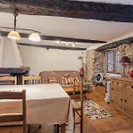 Au Petit Paris, Centre De Hébergement de vacances *