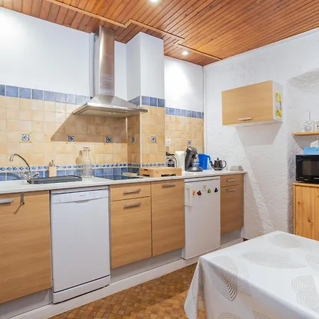 Au Petit Paris, Centre De Feriehus Céret