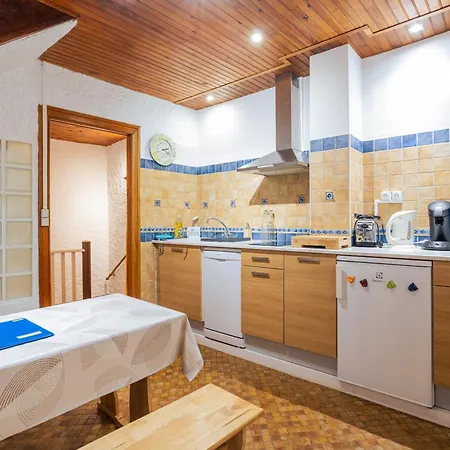 Au Petit Paris, Centre De Feriehus *