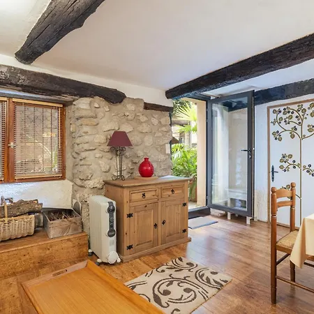 Au Petit Paris, Centre De Casa de Férias