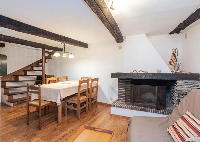 Au Petit Paris, Centre De